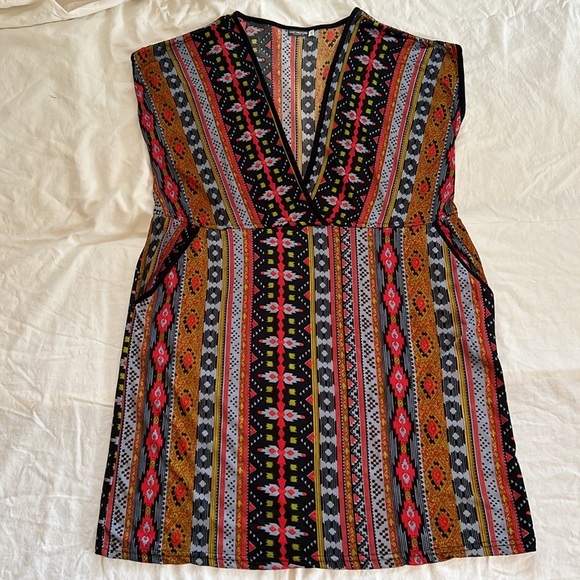Cute multicolored patterned dress. Pockets!! EUC - Picture 2 of 14